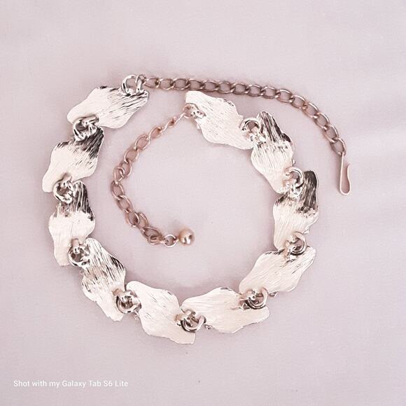 Gold Tone Choker Necklace Animal Print Cow Hide Chain Links Hook Clasp - Picture 6 of 9